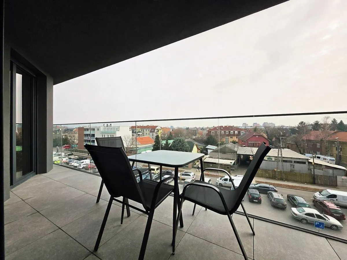 Zenit Sunrise Oasis With Terrace & Garage Parking Appartement Boedapest