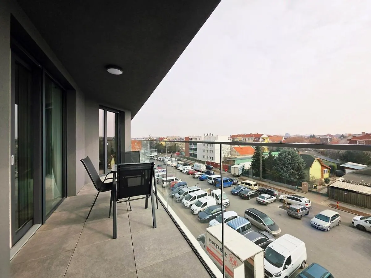 Zenit Sunrise Oasis With Terrace & Garage Parking Appartement Boedapest Hongarije