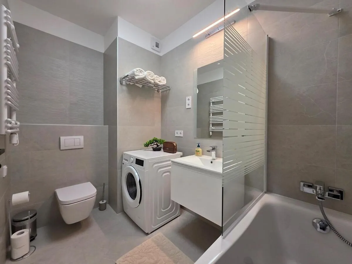 Zenit Sunrise Oasis With Terrace & Garage Parking Appartement Boedapest
