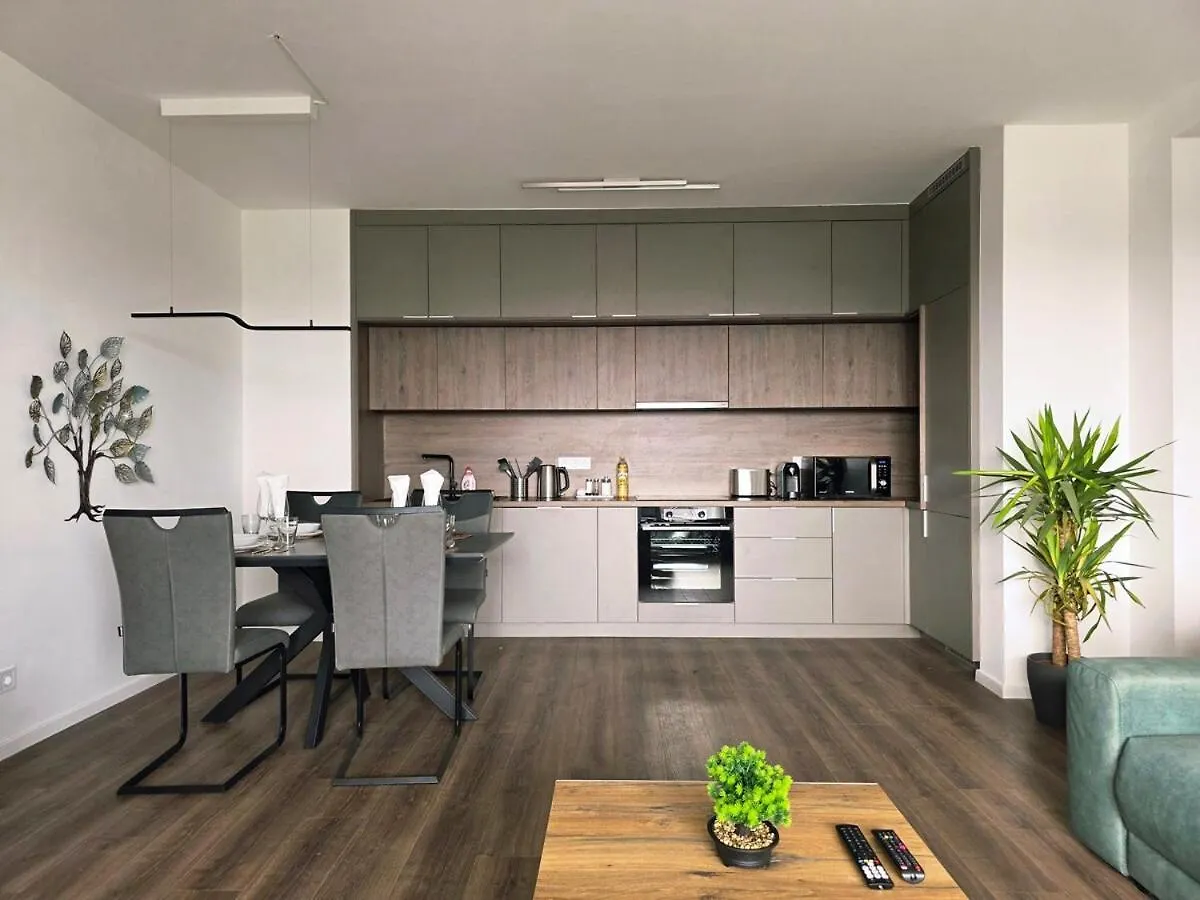 Zenit Sunrise Oasis With Terrace & Garage Parking Appartement Boedapest Hongarije